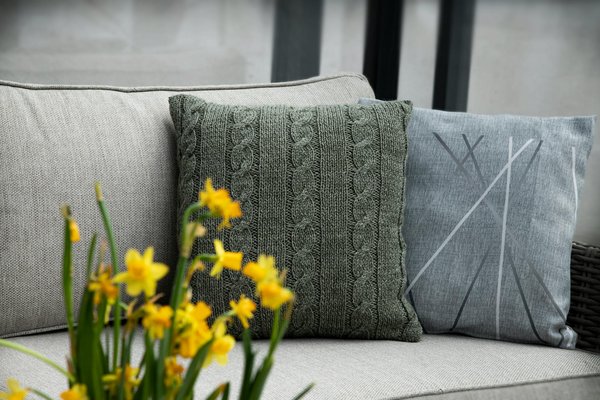 Build the ultimate treehouse in your uk garden: discover 5 safe materials you can trust