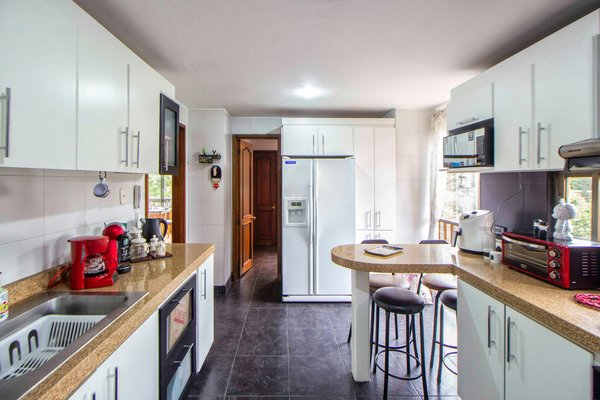 Ultimate budgeting strategies for renovating mid-century modern homes in sussex